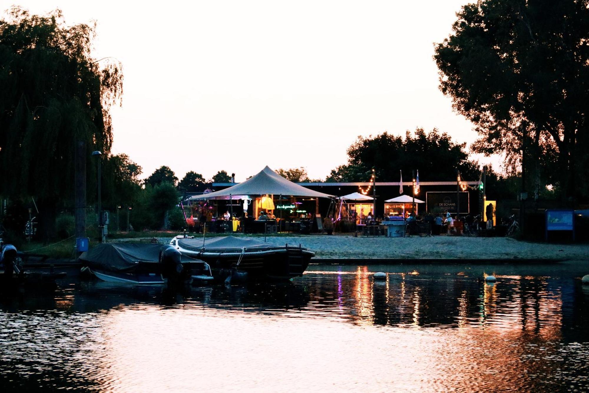 Luxury Lake Lodge Alphen  Экстерьер фото
