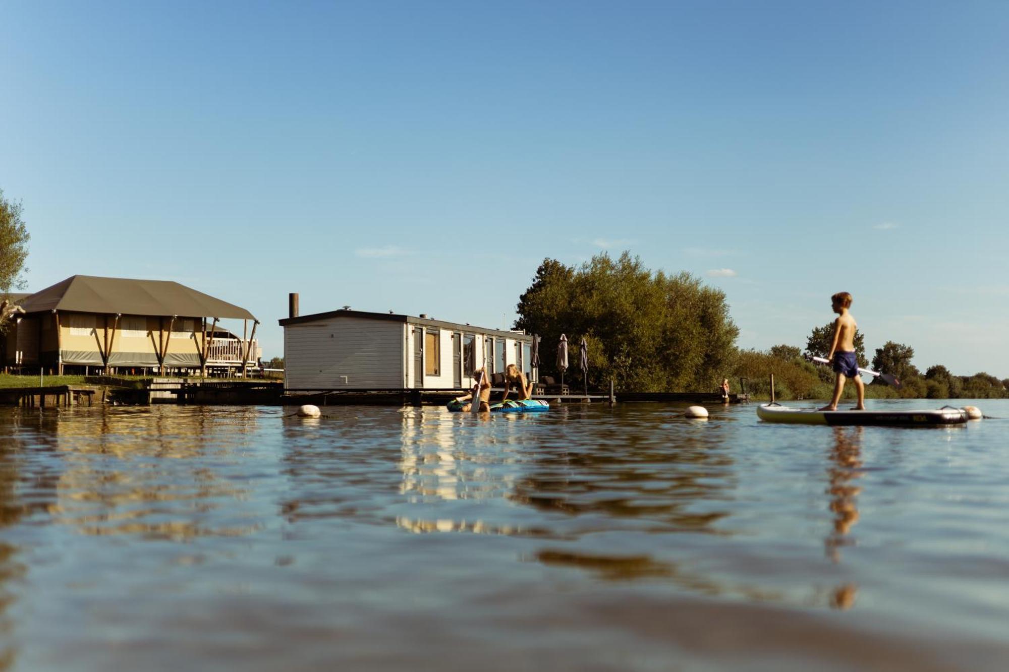 Luxury Lake Lodge Alphen  Экстерьер фото